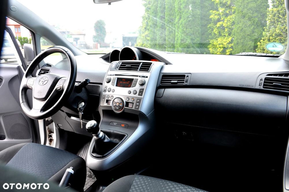 Toyota Verso 1.8 Premium EU5 7os - 26