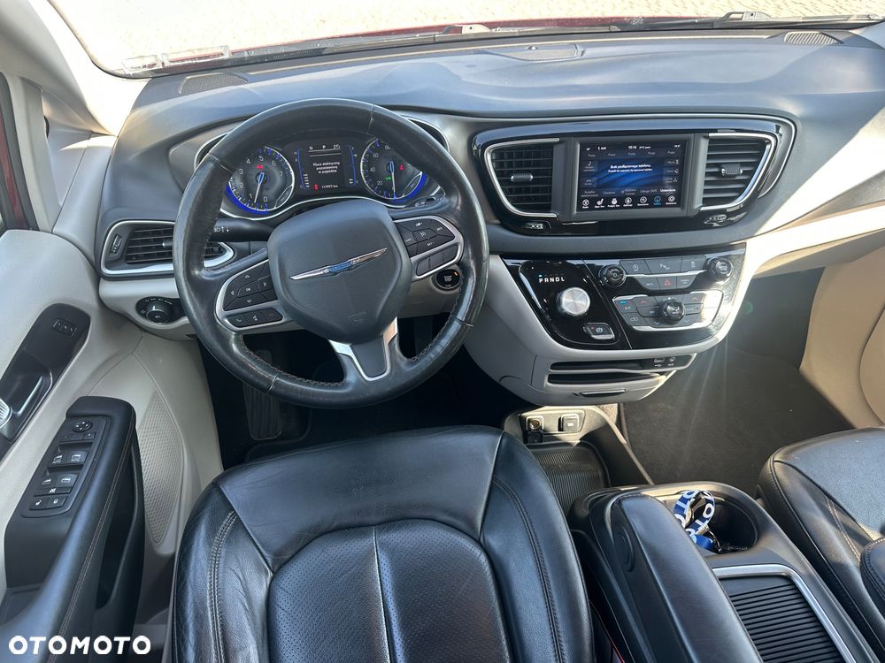 Chrysler Pacifica - 19
