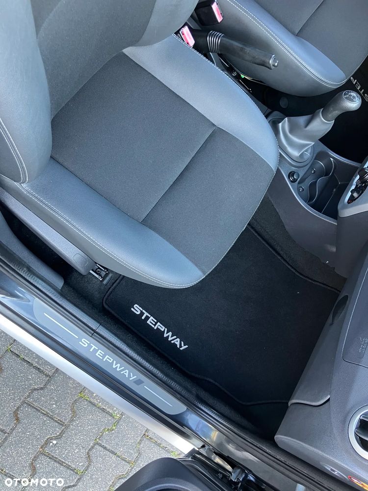 Dacia Sandero Stepway 1.6 - 37