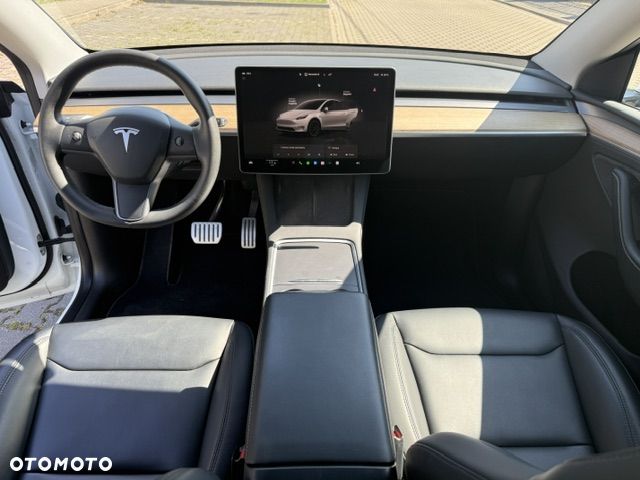 Tesla Model Y Performance AWD - 16