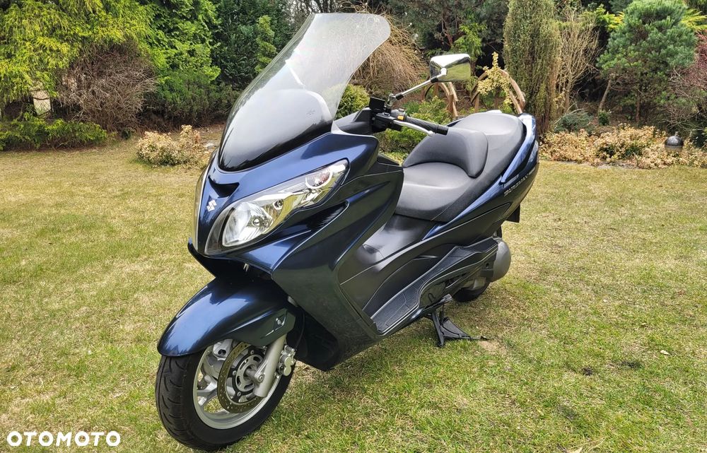 Suzuki Burgman - 10