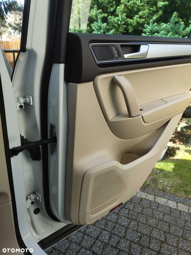 Volkswagen Touareg - 19