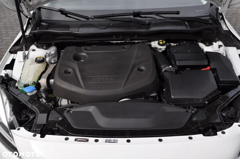 Volvo V40 D2 Momentum - 25