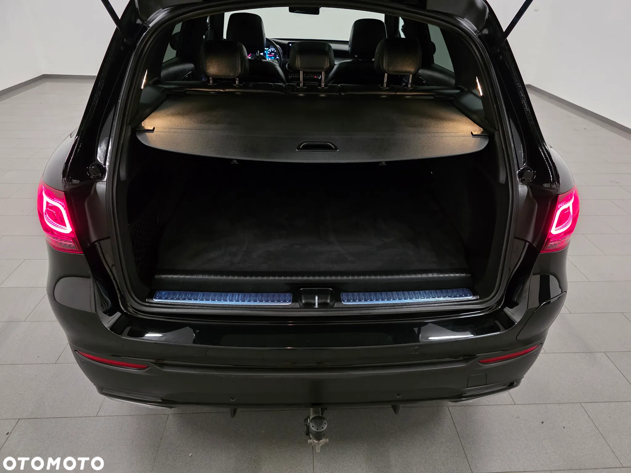 Mercedes-Benz GLC 300 d 4Matic 9G-TRONIC AMG Line Plus - 39