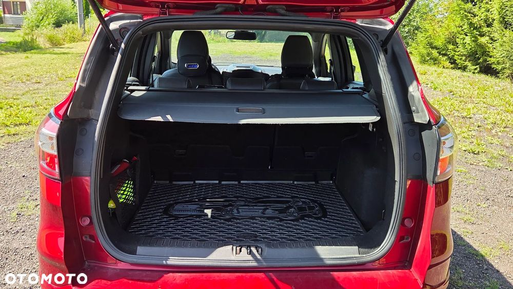 Ford Kuga 1.5 EcoBoost 2x4 ST-Line - 5