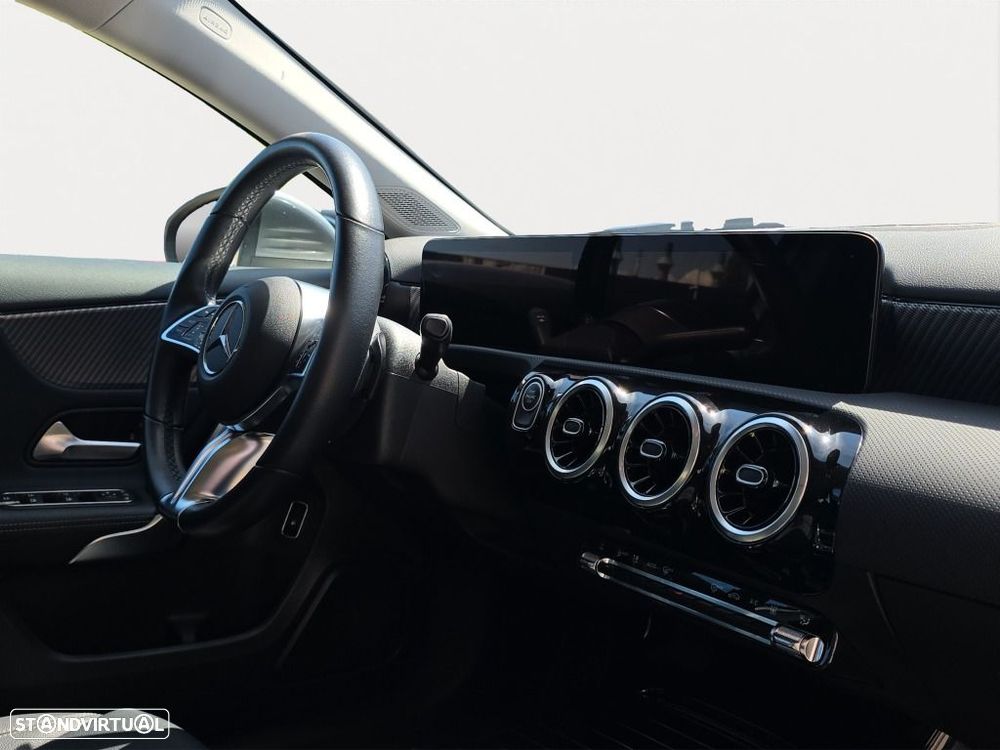 Mercedes-Benz A 250 Limousine - 14