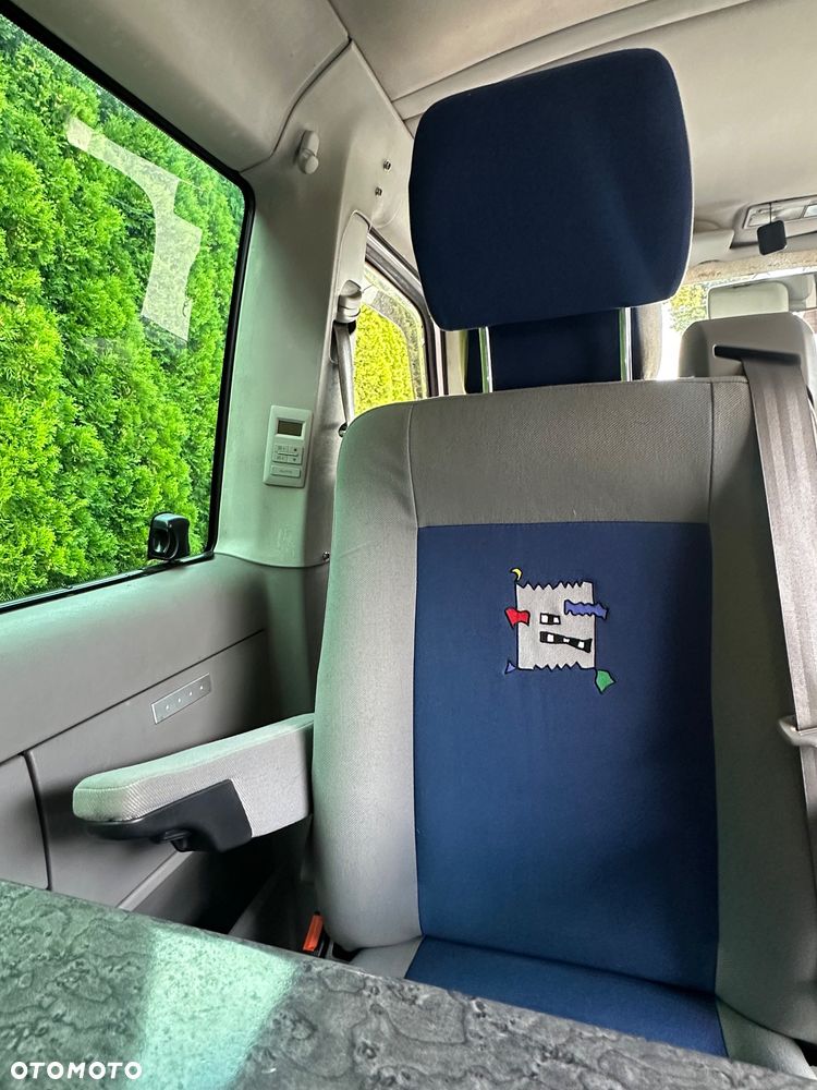 Volkswagen Multivan - 20