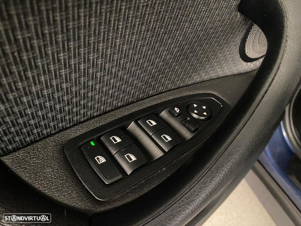 BMW X1 sDrive18d - 15