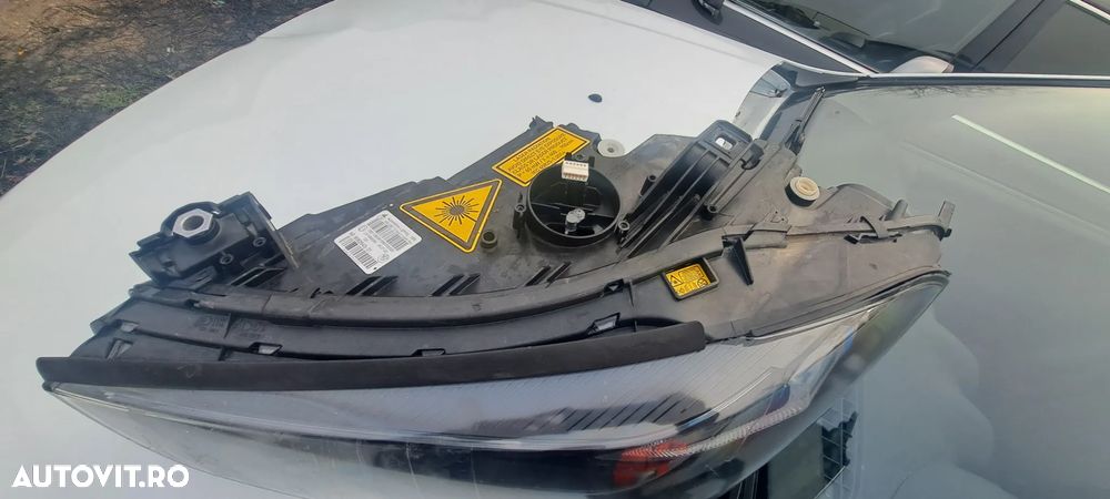 Far Stanga BMW G15 M8 laser - 2