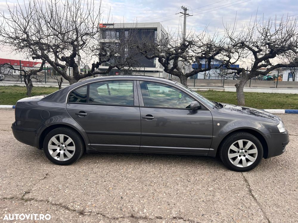 Skoda Superb 1,9 TDI Elegance - 4