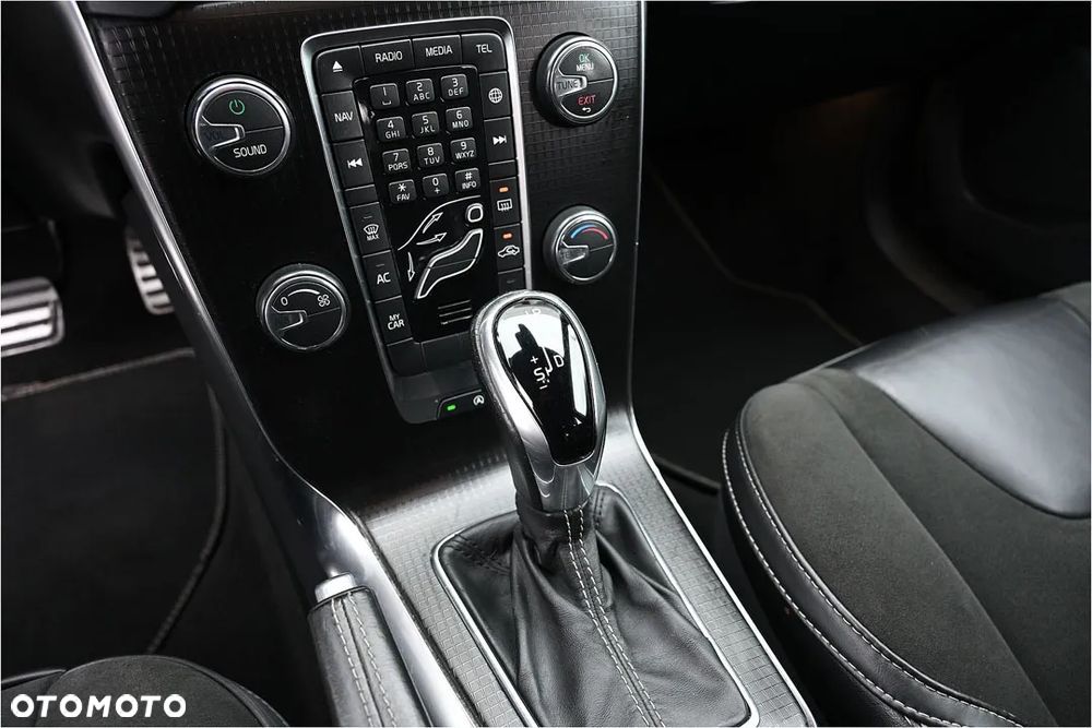 Volvo V40 D2 Geartronic RDesign - 28