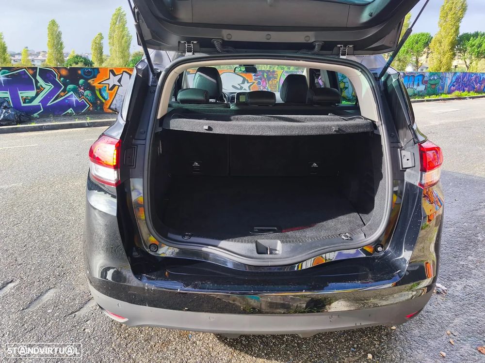 Renault Scénic ver-1-3-tce-black-edition-edc - 22