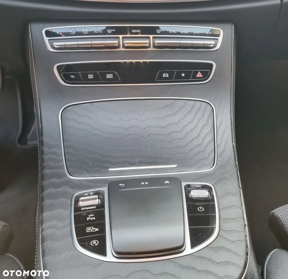 Mercedes-Benz Klasa E 220 d 4-Matic AMG/Avantgarde - 19