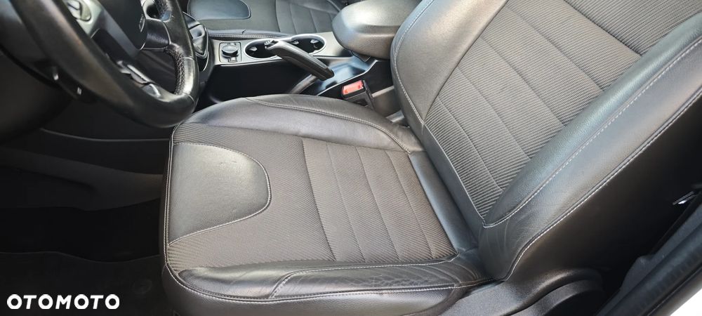 Ford Kuga 1.5 EcoBoost 2x4 Titanium - 16