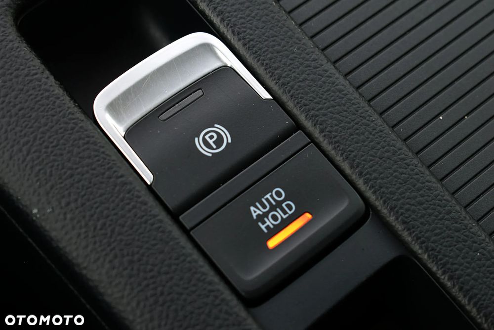 Volkswagen Passat Variant 1.8 TSI BMT Highline DSG - 17