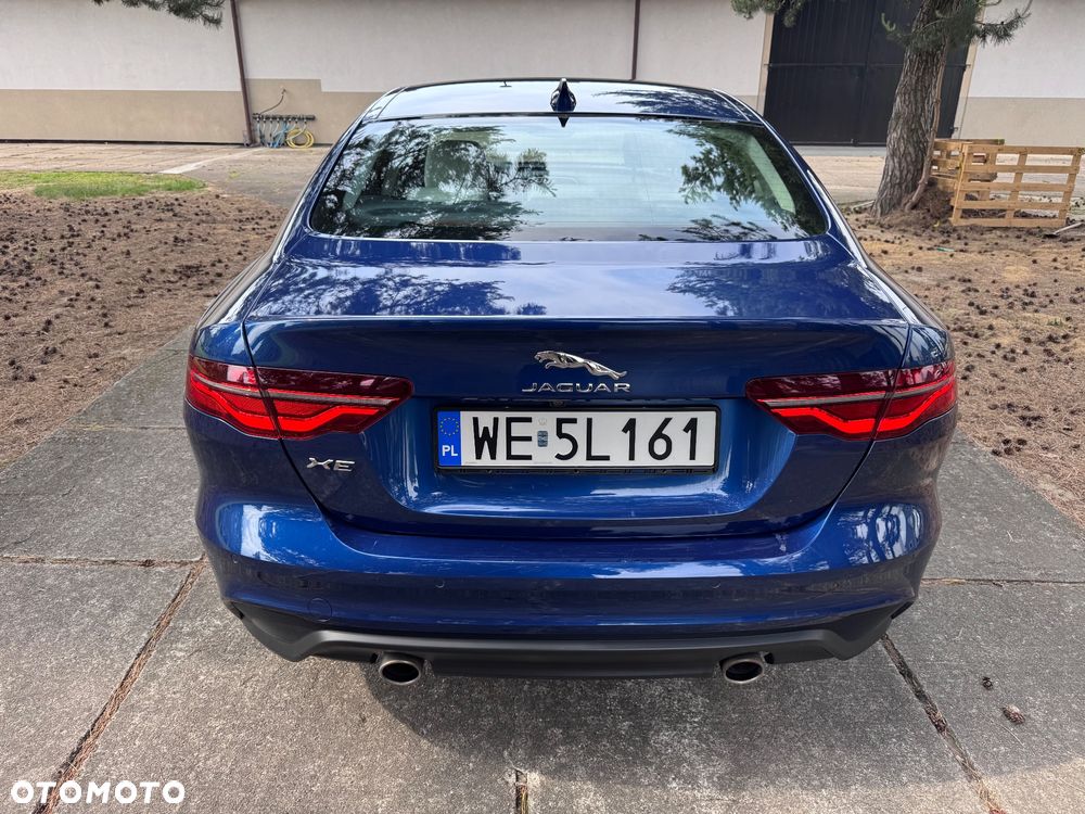 Jaguar XE 2.0 P250 SE - 11