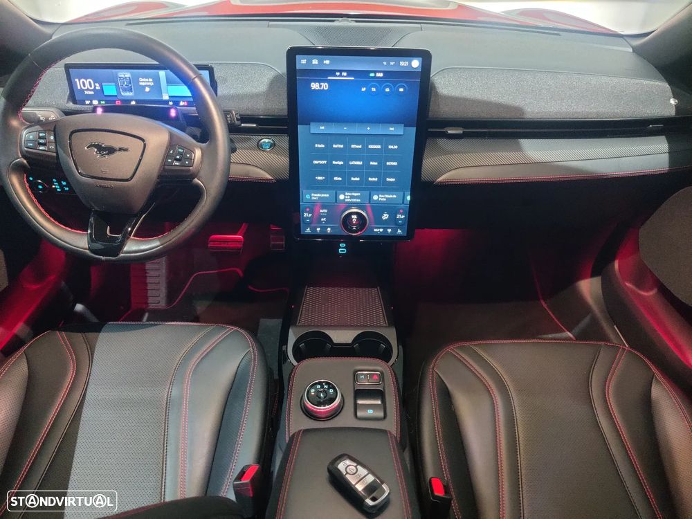 Ford Mustang Mach-E Alargada - 9