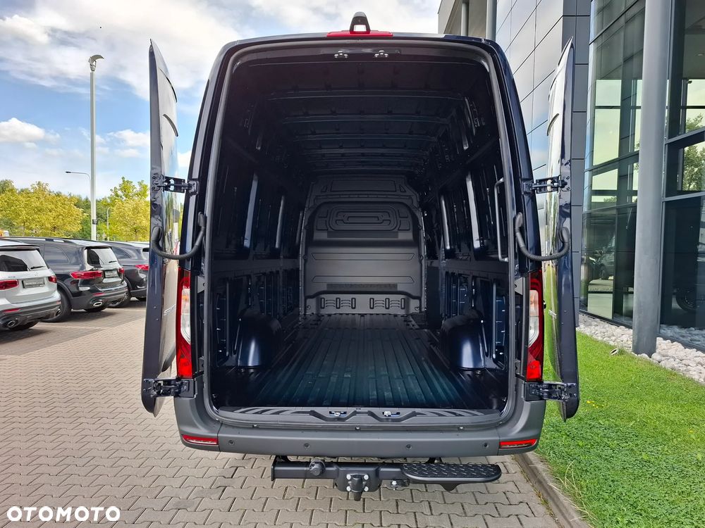 Mercedes-Benz Sprinter 319 CDI Furgon SELECT długi 4325 mm L3H2 - 15