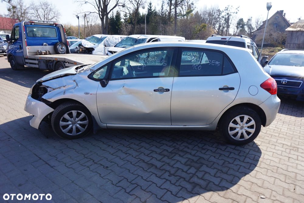 TOYOTA AURIS E15 I 5D HB 2008 1C0 1.4 16V 4ZZ-FE 97KM C50 SREBRNY na części - 2