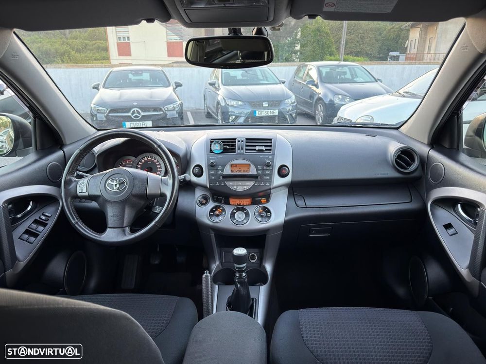 Toyota RAV4 2.2 D-4D X - 7
