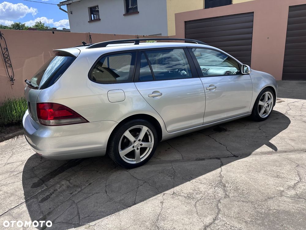 Volkswagen Golf - 6