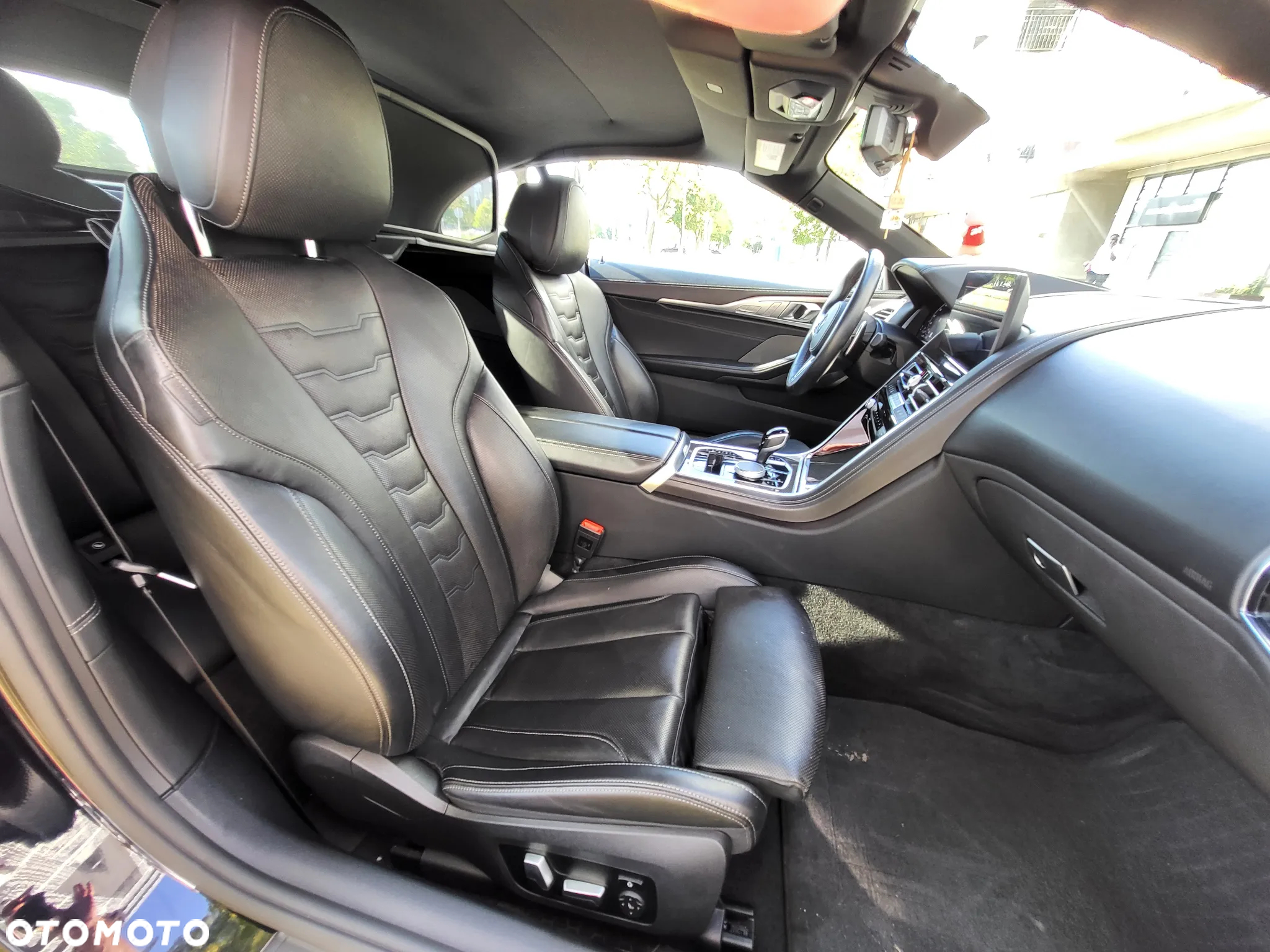 BMW Seria 8 M850i xDrive Cabrio - 34