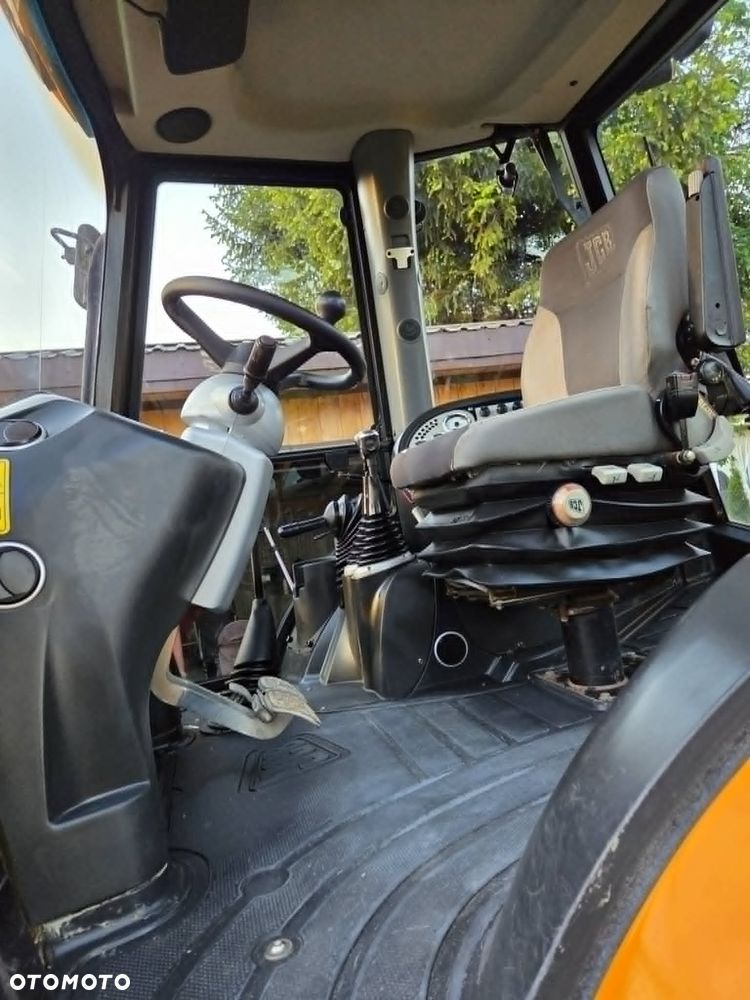 JCB 3CX - 16