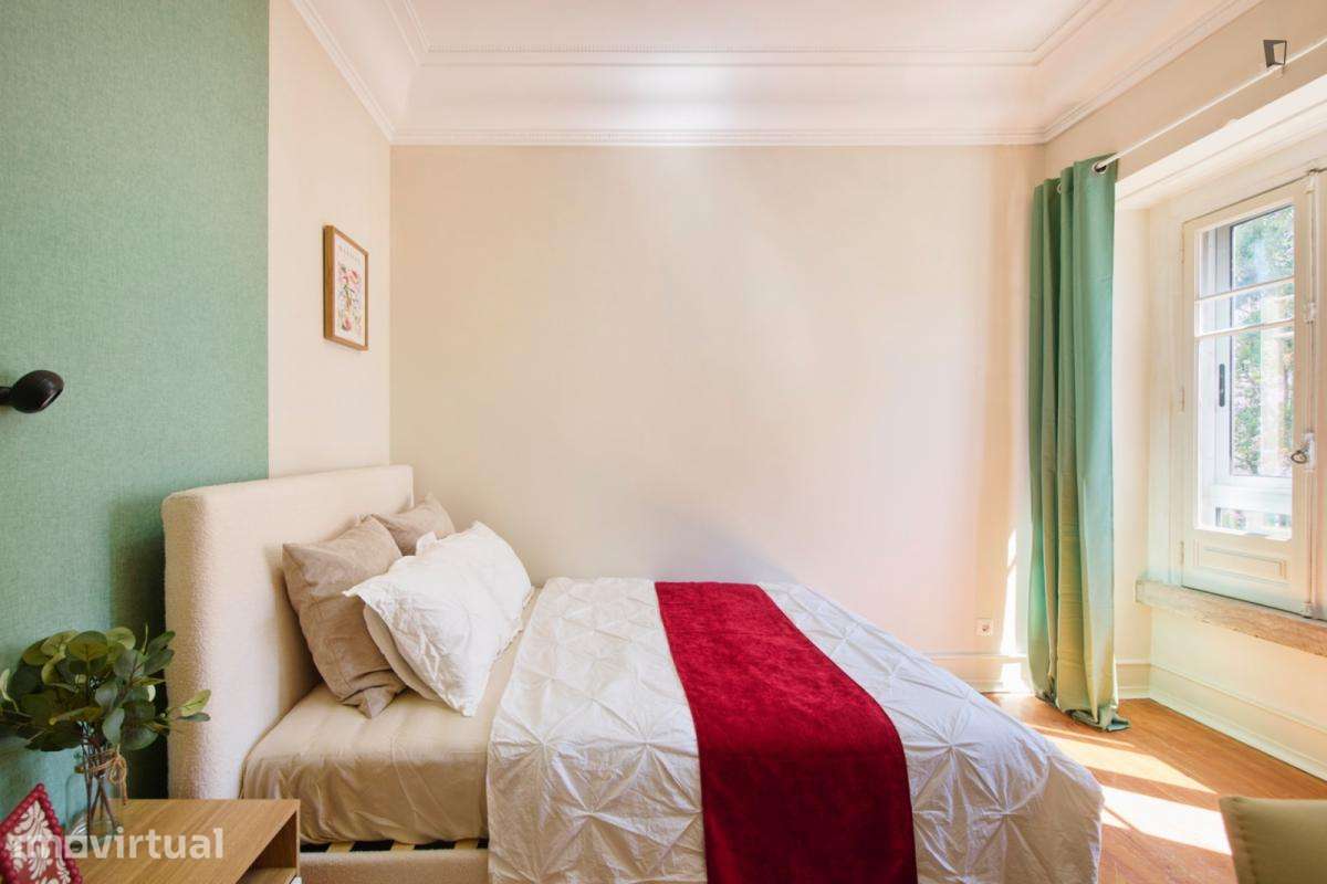 Quarto - localizado em Alameda Lisbon - Grande imagem: 4/34