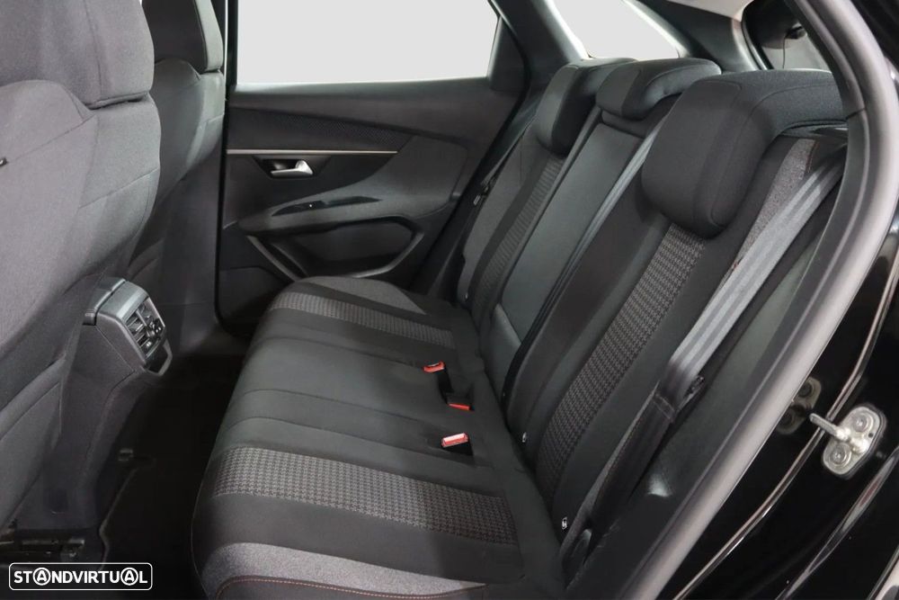 Peugeot 3008 1.2 PureTech Active Pack — fotografia 16
