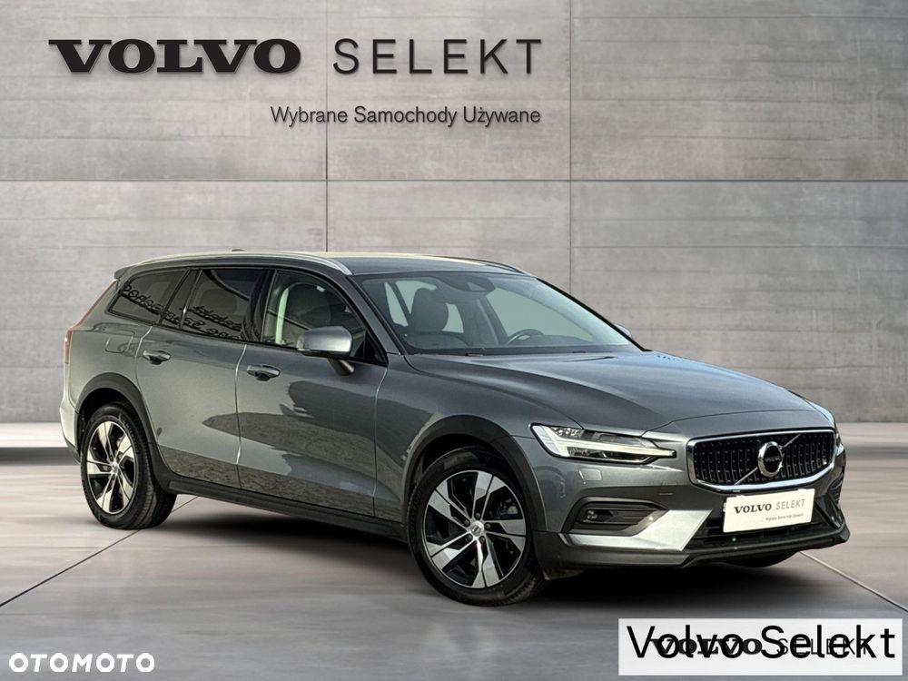 Volvo V60 Cross Country - 4