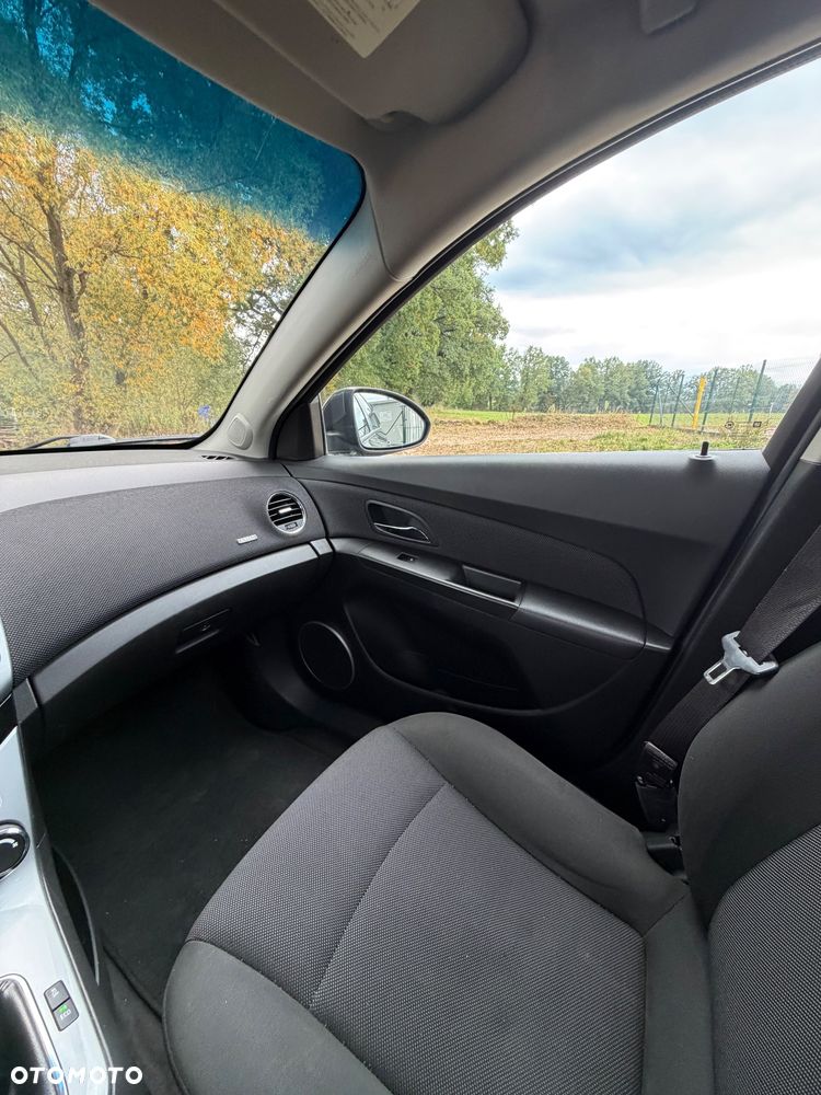 Chevrolet Cruze - 25