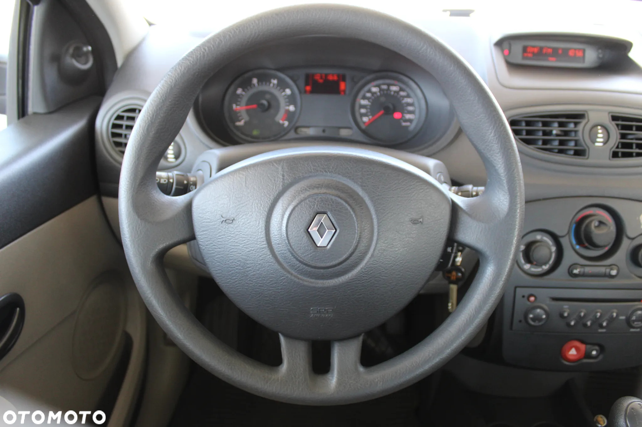 Renault Clio 1.2 16V Alize - 18