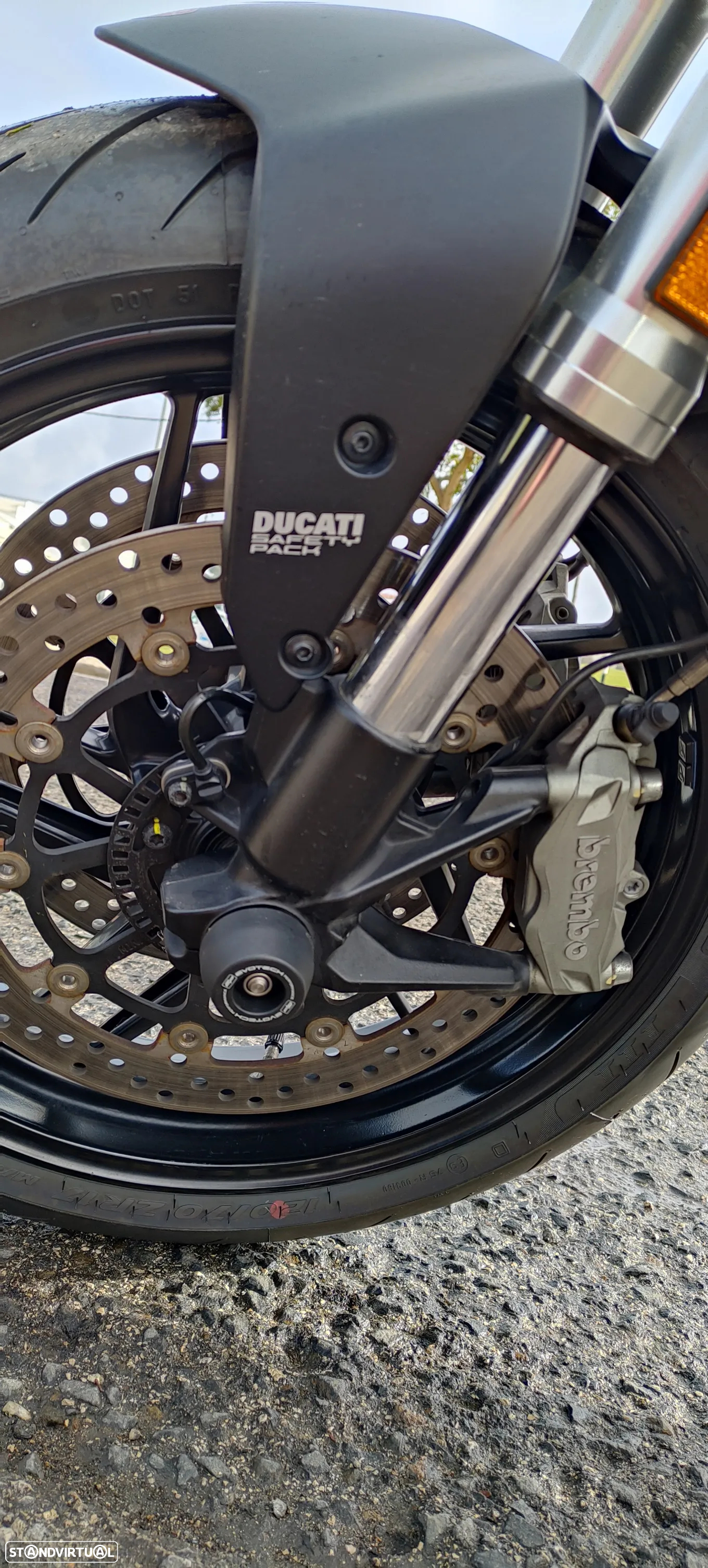 Ducati Monster 821 Dark - 15