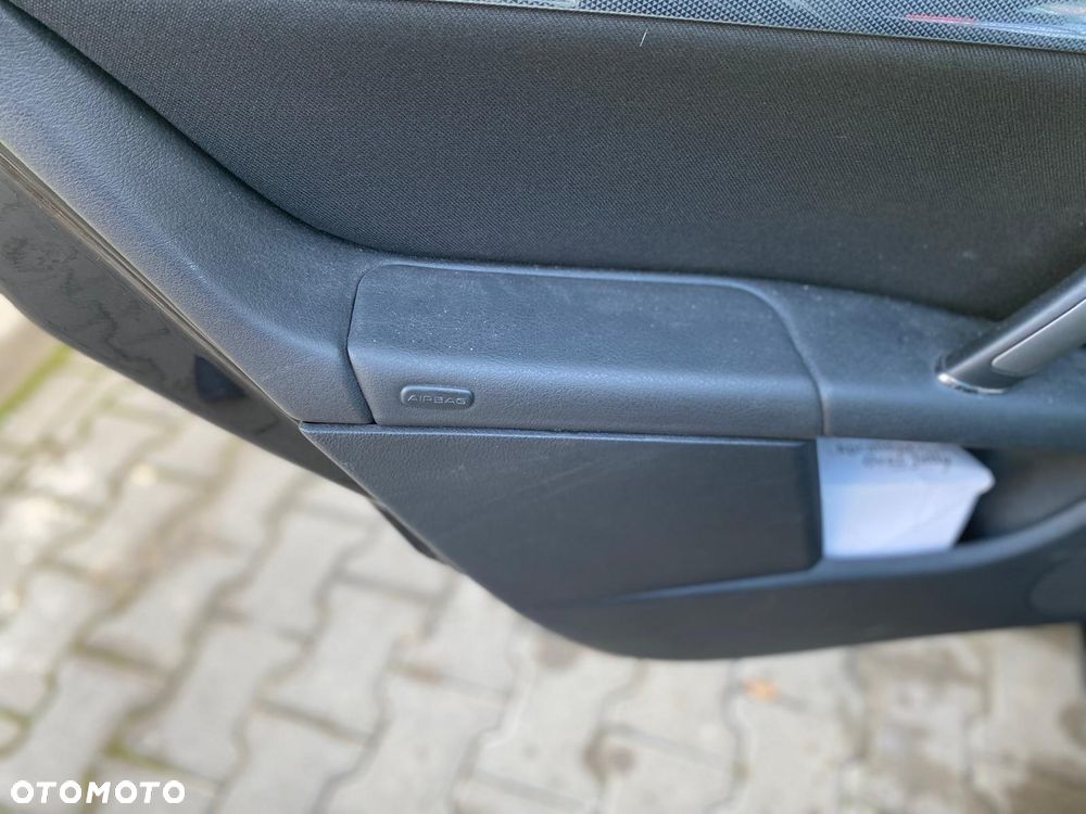 Peugeot 407 135 Premium mit Exklusiv-Paket - 29