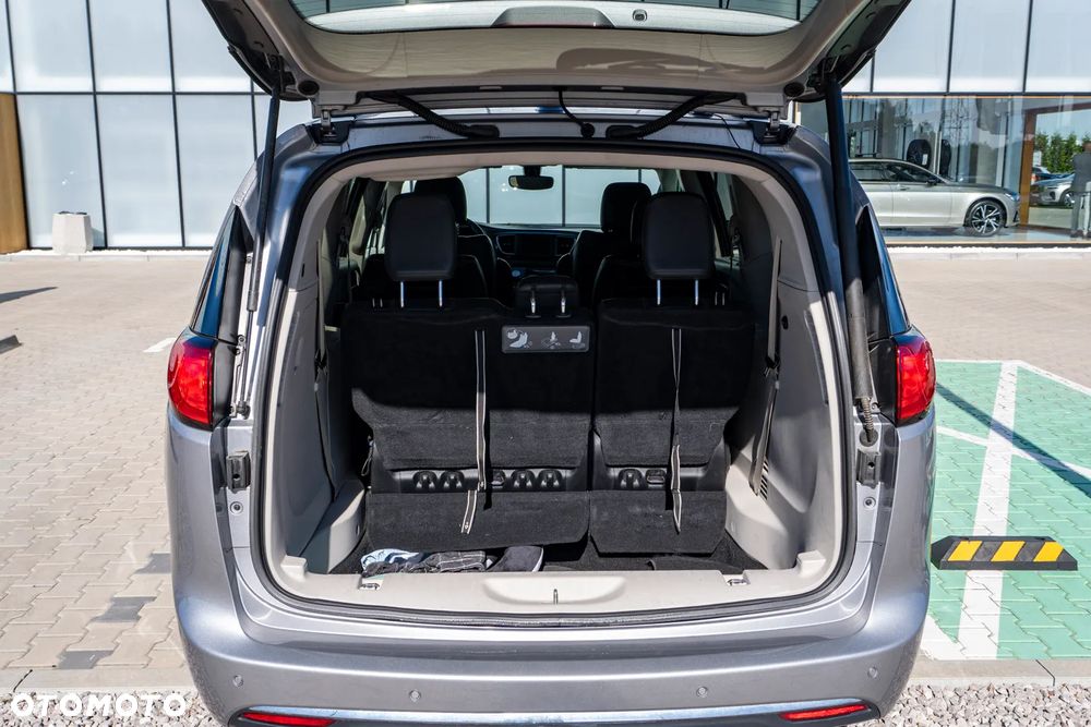 Chrysler Pacifica - 12