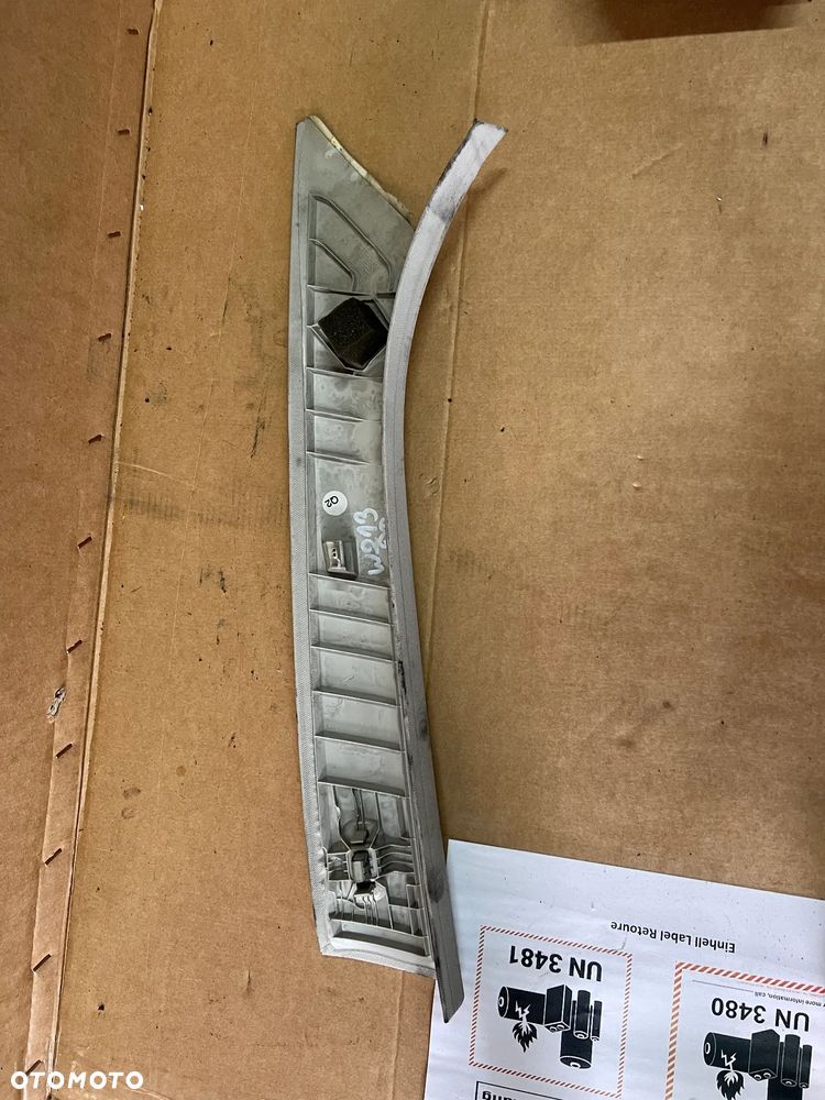 Osłona poszycie słupka prawy przód Mercedes E-Klasa W213 A2136900625 A2136903225 - 6