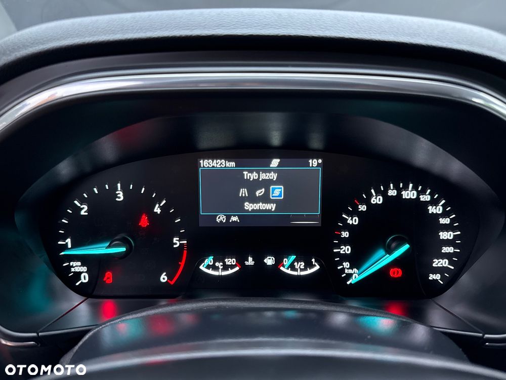 Ford Focus 1.5 EcoBlue STart-Stopp-System TITANIUM - 16