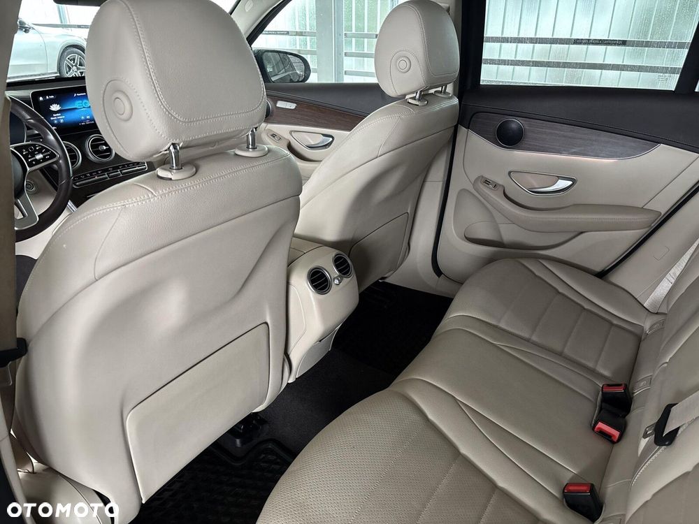 Mercedes-Benz GLC - 22