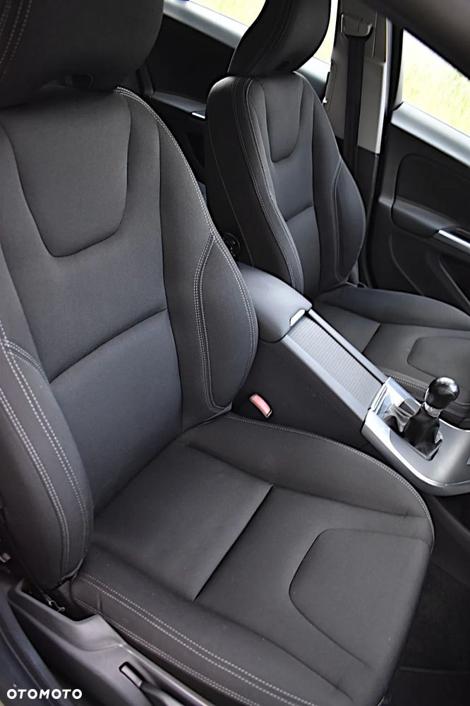 Volvo V60 DRIVe - 28