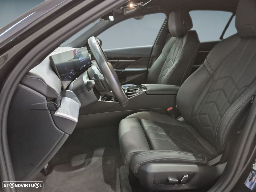 BMW 520 d Pack Desportivo M - 11