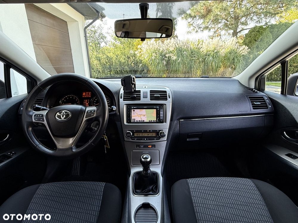 Toyota Avensis - 21
