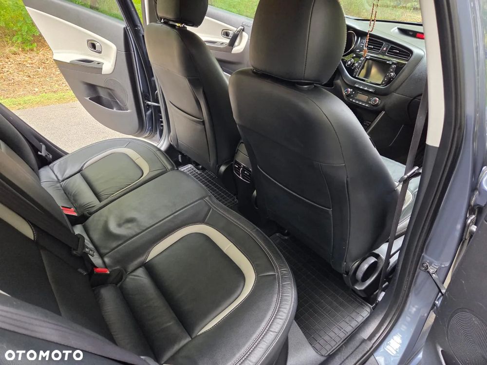Kia Ceed 1.6 GDI SW DCT Platinum Edition - 19