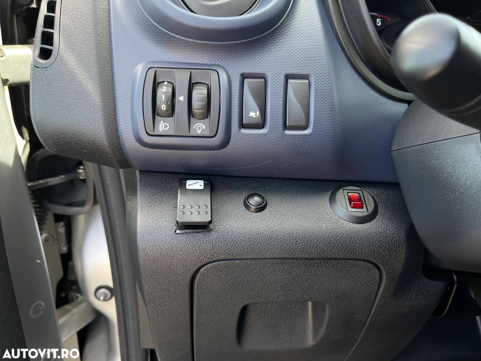 Opel Vivaro - 16