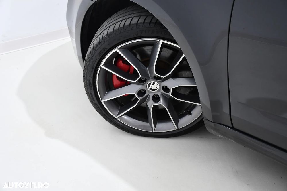 Skoda Octavia 2.0 TDI RS - 29