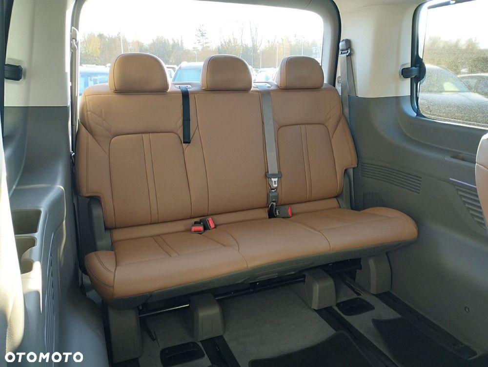 Hyundai Staria 1.6 T-GDI HEV Luxury - 17