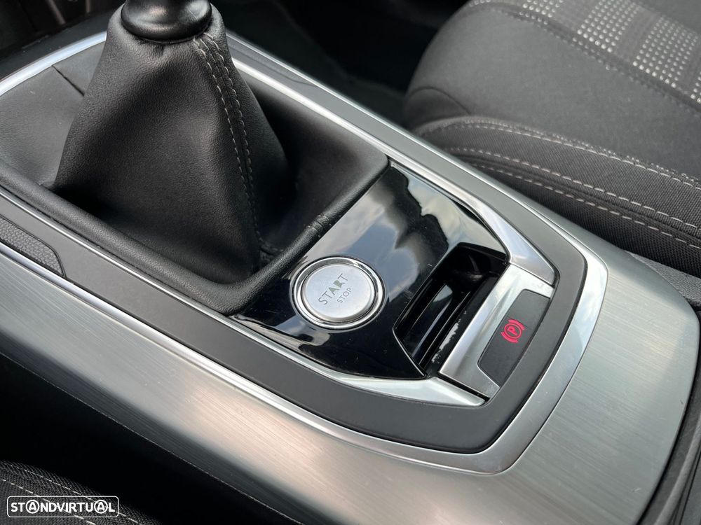 Peugeot 308 SW 1.2 PureTech Allure - 30