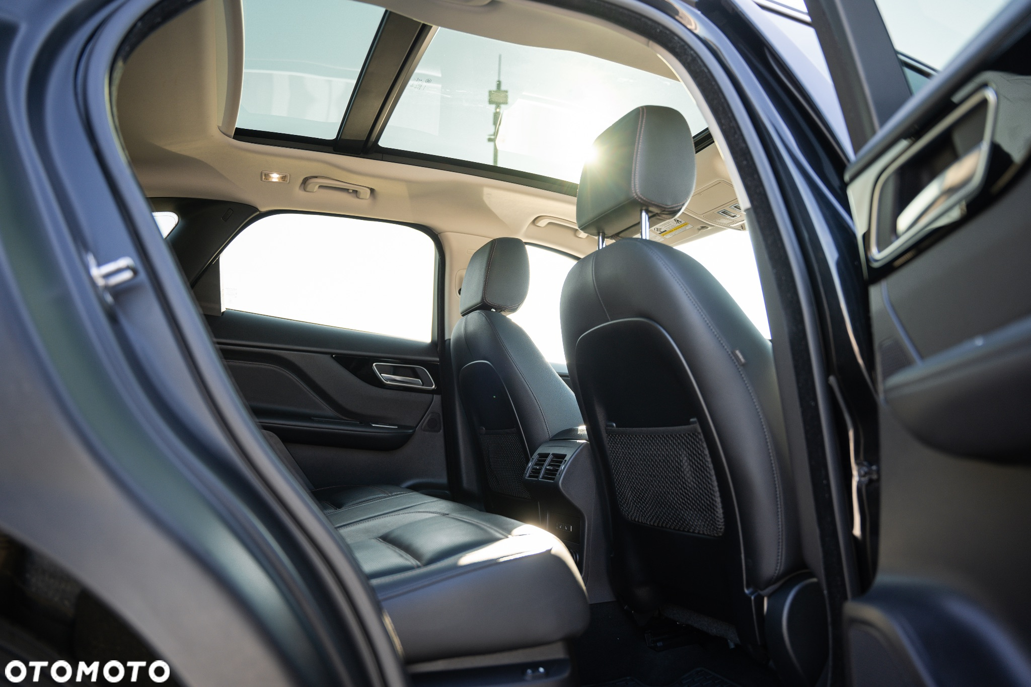 Jaguar F-Pace 2.0 i4P AWD 300 Sport - 28