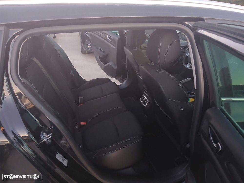 Renault Mégane 1.5 Blue dCi Limited - 11