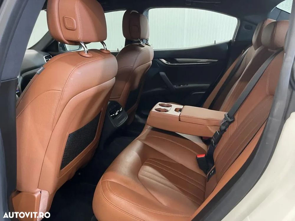 Maserati Ghibli GT Hybrid - 11