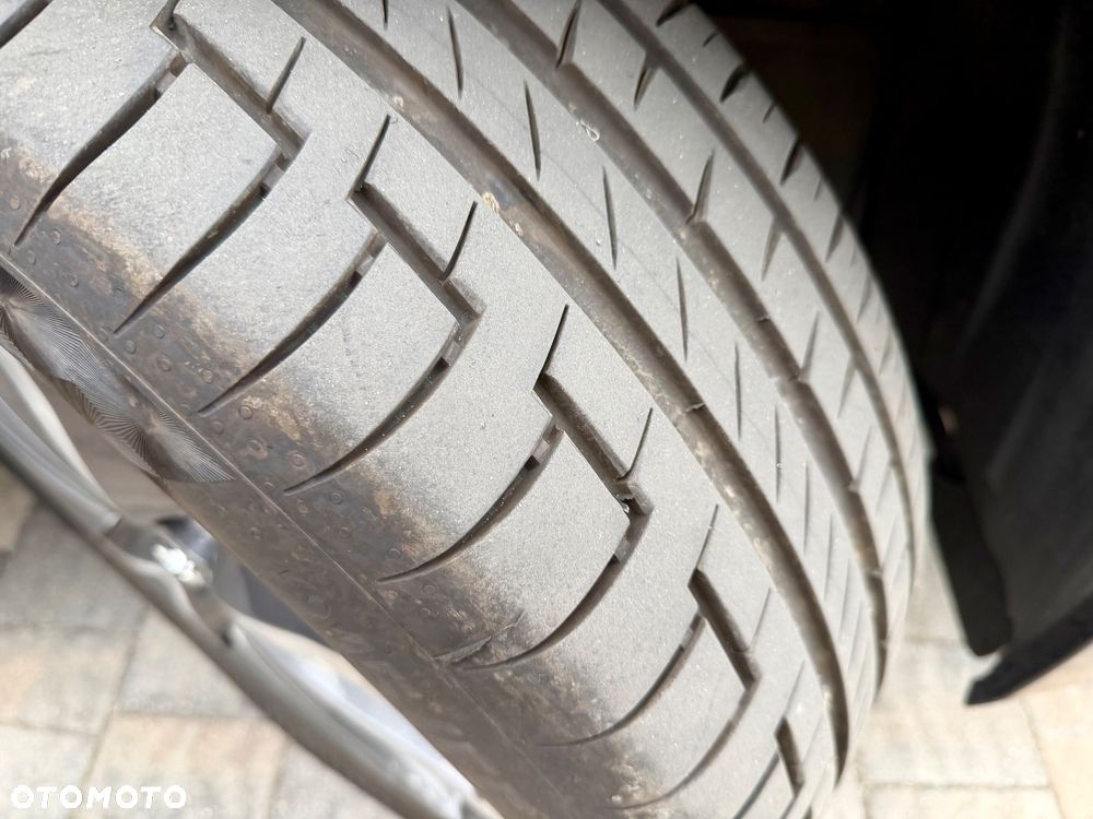 Toyota Avensis 1.8 Sol NAVI - 25